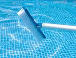 Limpeza e manutenção de piscinas em Itacaré-BA